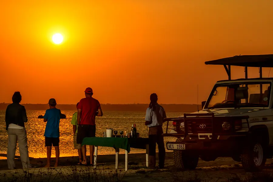 thonga_beach_lodge_sundowners-at-the-lake-