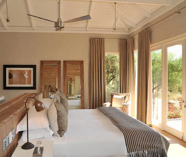 morukuru-farm-house-bedroom