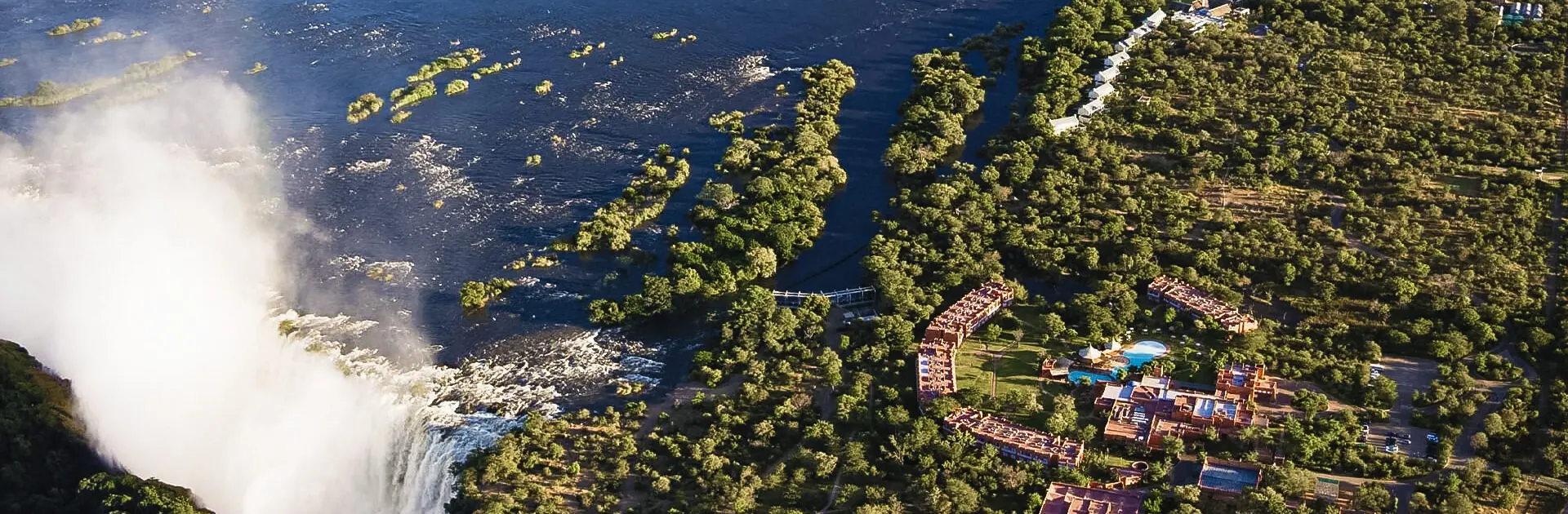 Vista aérea de las cataratas Victoria en África | Go2Africa