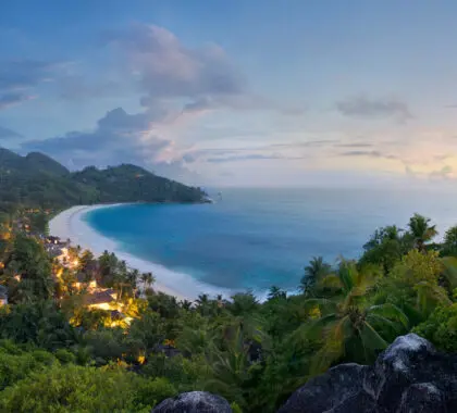 banyan-tree_-seychelles_exterior-at-twilight