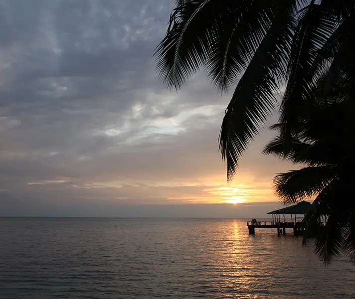 sunset-over-the-fishermans-warf-at-coco-de-mer