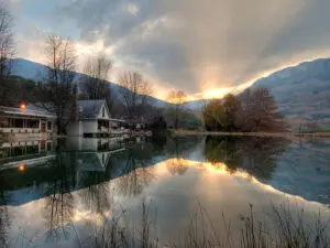 Una reputación de excelencia gastronómica y un entorno espectacular hacen de Cleopatra Mountain Farmhouse una gran elección para los Midlands de KZN.