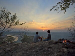 A sense of space: round off your day with sundowner drinks & a magnificent view of the park. © Bob Poole
