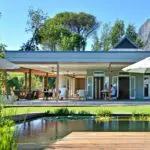 Disfrute de las magníficas vistas de las montañas Simonsberg y Du Toitskloof en el Angala Boutique Hotel.
