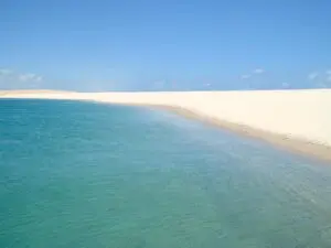 Sol, cielo y mar: las clásicas vacaciones de playa en Mozambique.