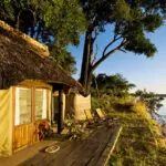 La mayoría de los lodges de South Luangwa están situados en torno a ríos o balsas de agua.
