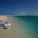 El servicio personalizado es habitual en muchos lodges isleños: disfrute de bebidas y comidas al borde del océano donde y cuando quiera.