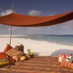 Varios alojamientos de los archipiélagos de Mozambique están especializados en picnics para dos en una "isla desierta", ¡una de las mejores experiencias de la luna de miel!