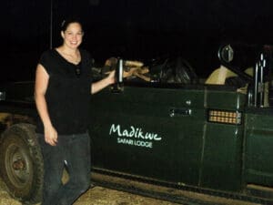 Shelley Hess - en un safari nocturno en el Madikwe Safari Lodge