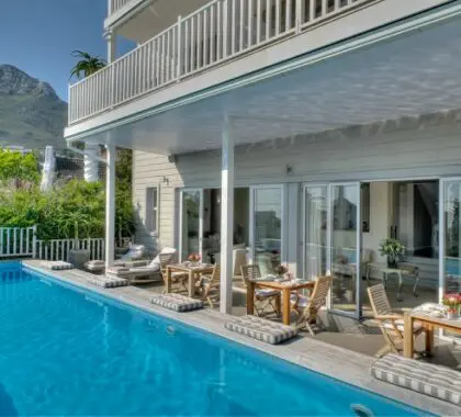 After having a swim in the pool, enjoy a snack on the deck.