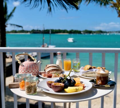 Desayunos tranquilos en la soleada terraza.