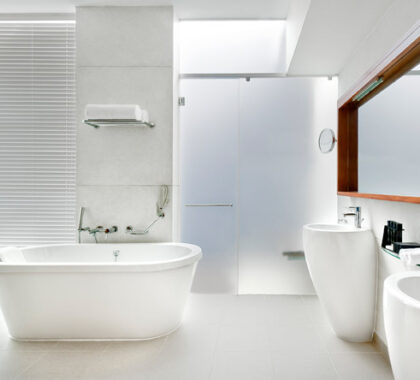 The modern, clean-lined bathrooms at Melia are light, airy & spacious.
