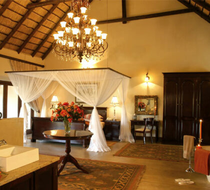 Regal accommodation awaits at the Kruger's Kings Camp - air conditioning ensures complete comfort.