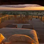 Pruebe a dormir fuera del Kalahari en Motse Lodge: ¡la puesta y la salida del sol nunca han sido tan emocionantes!
