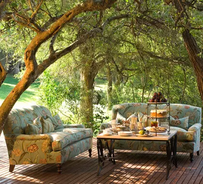 El Ngala Safari Lodge ofrece un ambiente relajado y lujoso, ¡especialmente a la hora del té!