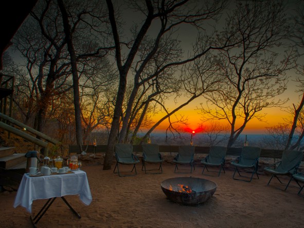 A beautiful sunset at Ghoha sets the perfect setting for sundowner drinks. 
