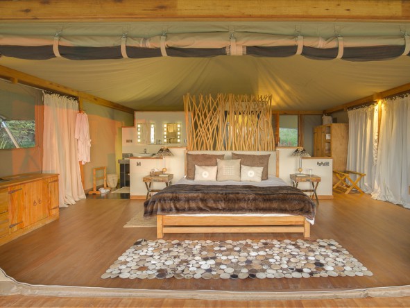 The bedrooms at Loisaba feature large en-suite bathrooms, fitted with all the needed creature comforts.