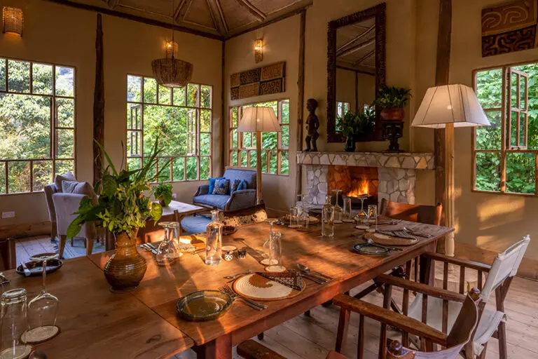 8-bwindi-lodge-common-gael-13