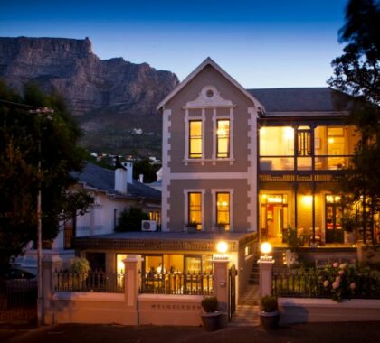 In Cape Town, you will spend four nights at Welgelegen Guest House, located at the foot of Table Mountain.