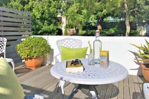 Disfrute de su café matutino en la terraza.