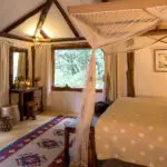 Amplias habitaciones en Acacia Mara Bush House.