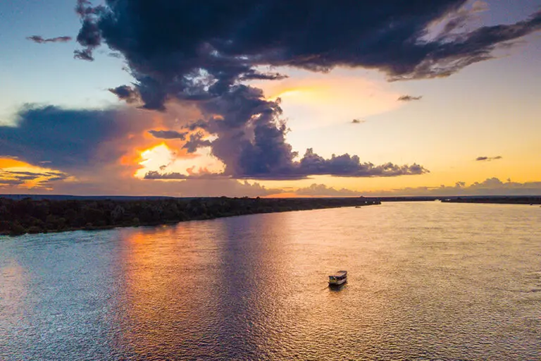 Crucero al atardecer.