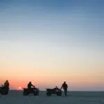 Caminar por las dunas rojas de Sossusvlei forma parte de la experiencia del desierto del Namib.