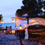Unas vacaciones en una playa africana ofrecen muchas oportunidades para el romance al borde del océano.