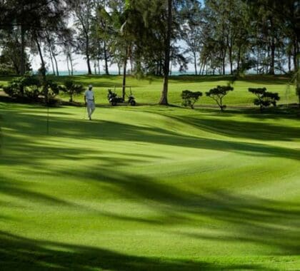 Verdes inmaculados y vistas impresionantes es lo que cabe esperar de un campo de golf de Mauricio: esto es Le Touessrok.