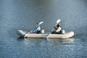 Esplorate il fiume Zambesi in canoa.