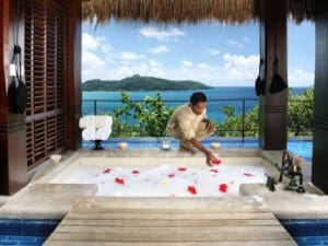 El idílico spa de estilo balinés de Maia, en las Seychelles, resume la experiencia balnearia del Océano Índico.