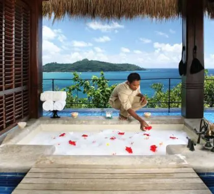 El idílico spa de estilo balinés de Maia, en las Seychelles, resume la experiencia balnearia del Océano Índico.