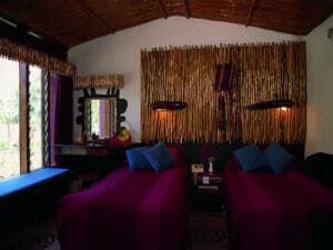 Each room is housed in a single story building that opens directly onto the grounds.