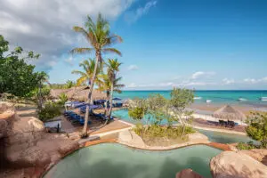 The pool overlooking the beach.