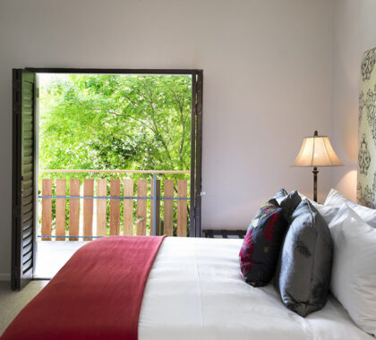 Angala_Boutique_Hotel_Executive-Suite-Bedroom2