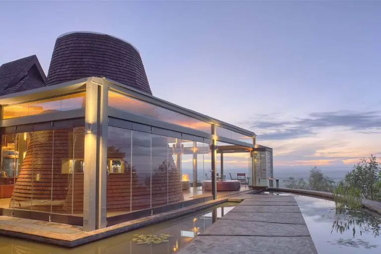 Una experiencia especial es la cena "del jardín a la mesa" en la shamba.