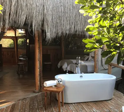 Outdoor bathtub.