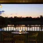 Cena con vistas a la charca.