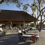 La cubierta principal del lodge.