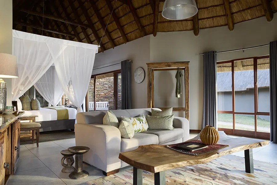 arathusa-safari-lodge-sabi-sands-kruger-sa-waterhole-facing-suite_2