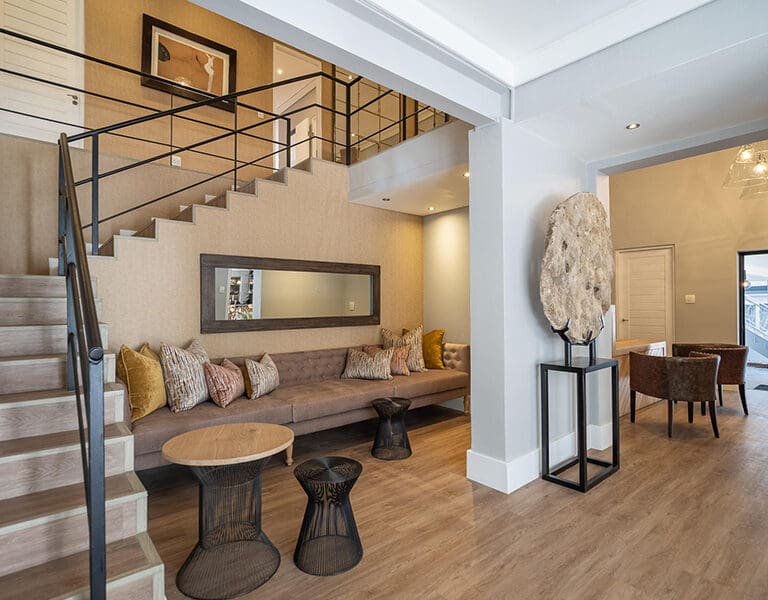 El acogedor vestíbulo de entrada.