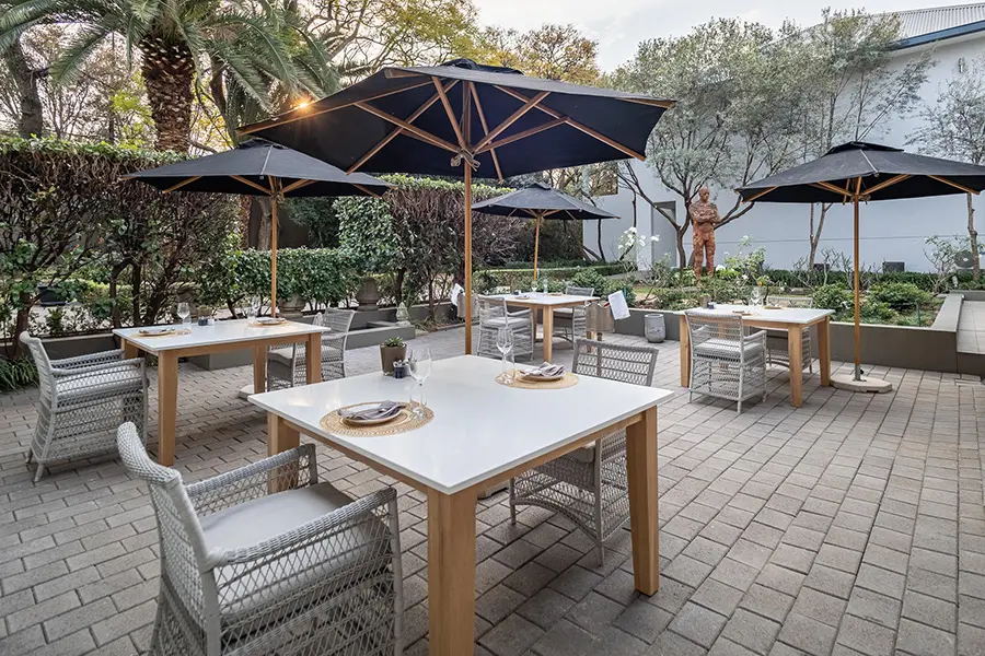 Cenate all'aperto quando il tempo lo richiede. 