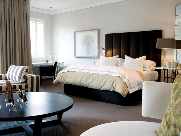 All suites feature an en suite bathroom, complete with underfloor heating, bath, shower & double vanity.
