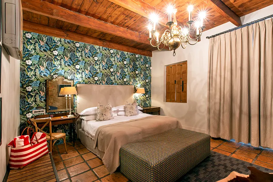 avondrood-franschhoek-deluxe-room-bedroom