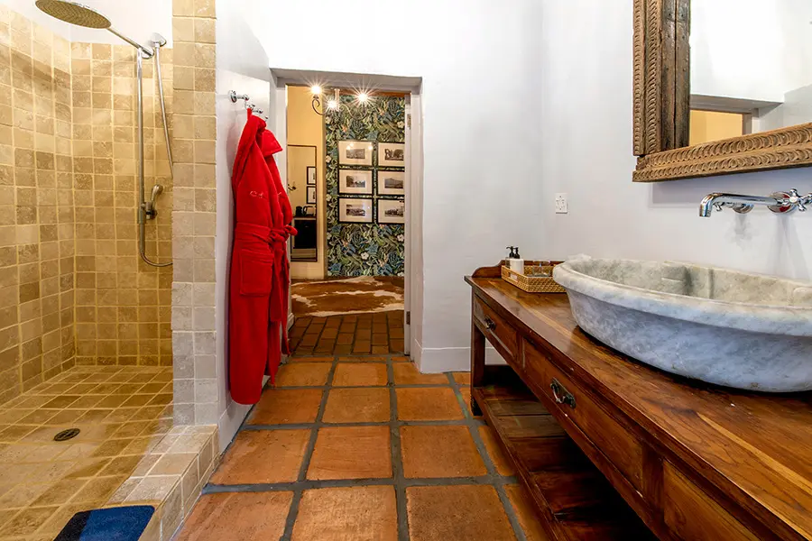 avondrood-franschhoek-deluxe-room-bathroom