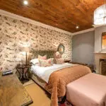 Individually decorated, each of the suites at Avondrood has a unique & welcoming ambience.