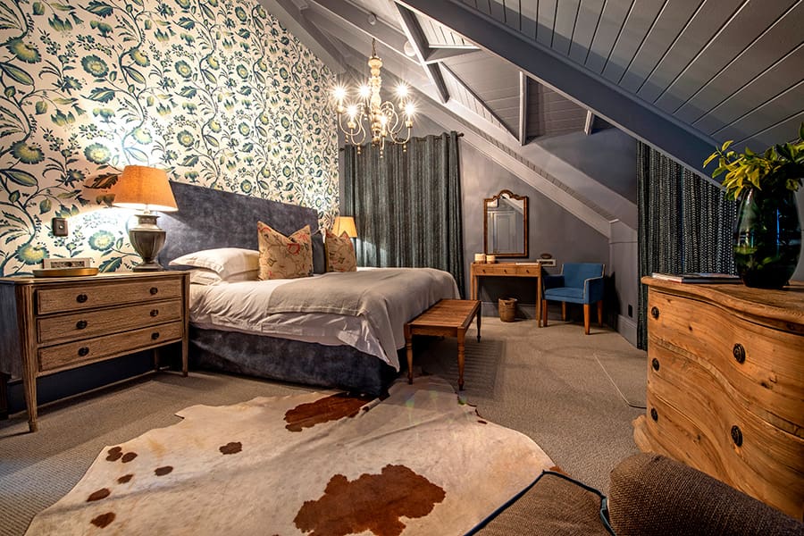 avondrood-franschhoek-mountain-view-suite-main-bedroom