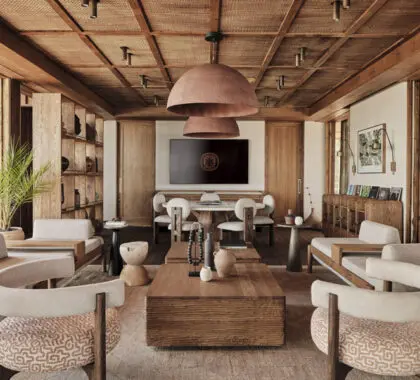 The guest lounge.