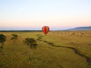 De weidse landschappen van Oost-Afrika zijn ideaal voor een ballonsafari.