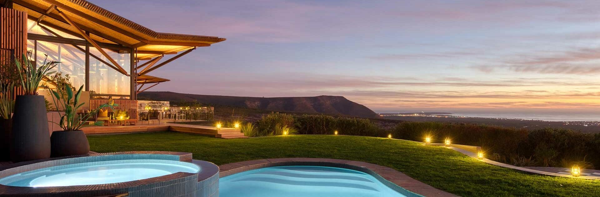 Banner-Outside-View-of-Garden-Lodge